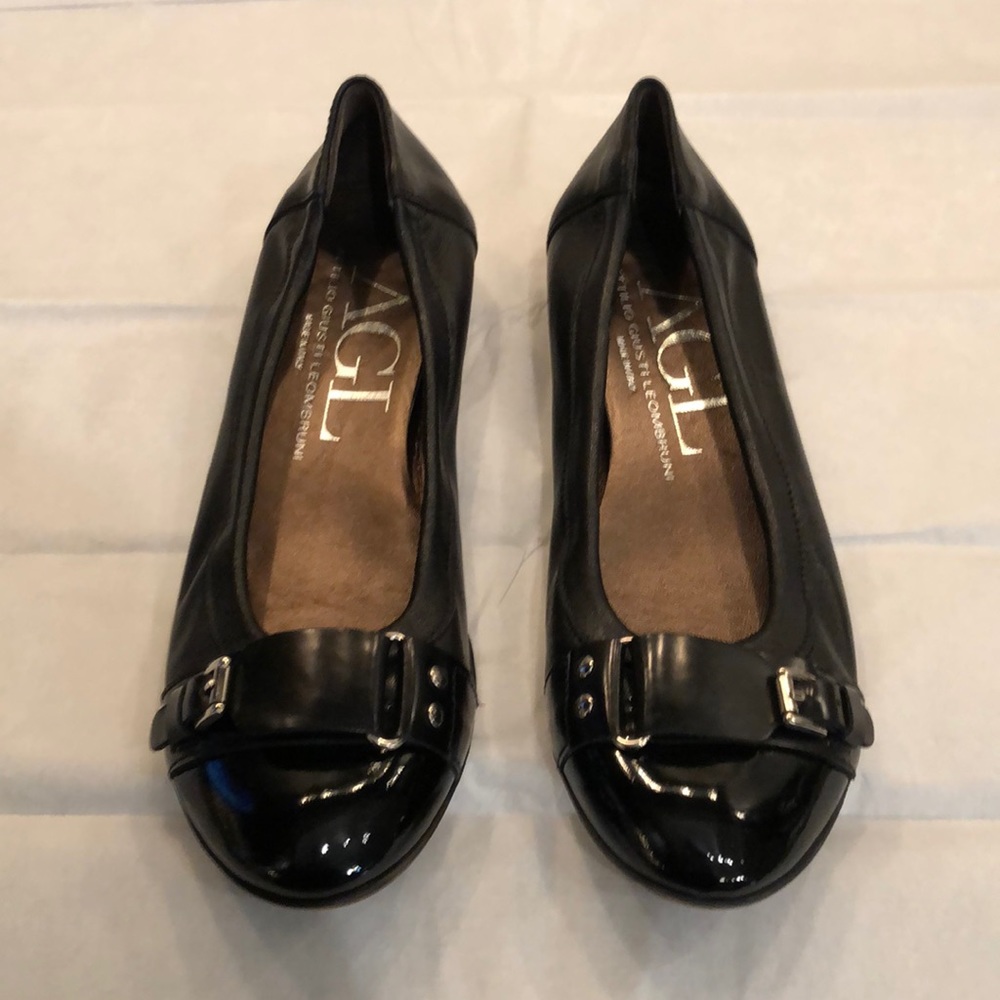 Classic Leather AGL flats with buckle Size 7.5